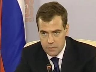 Медведев продолжает опекать малый бизнес - теперь в Смоленске