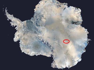 В озере крупнейшем озере Восток в Антарктиде, покрытом четырехкилометровым слоем льда, российские ученые рассчитывают обнаружить экзотические живые существа. Для русских это престижный проект, сравнимый с полетом на Луну, пишет немецкое издание Die Welt