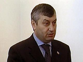 Ответственность за развязанную в Южной Осетии снайперскую войну вместе с Грузией несут США и Украина, заявил президент непризнанной республики Эдуард Кокойты