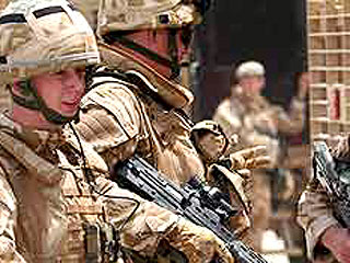 Британские войска в Ираке наблюдали за боями в стороне, заключив с боевиками шокирующую сделку