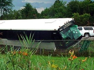 Автобус с английскими туристами попал в аварию в канадской провинции Онтарио. С серьезными травмами госпитализированы 17 человек