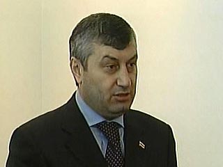 Президент Южной Осетии Эдуард Кокойты заявляет, что находится в Цхинвали, и подразделения республики уже контролируют большую часть города