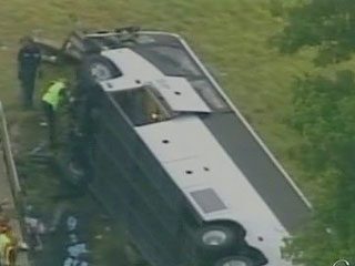 Число жертв ДТП с участием пассажирского автобуса в США увеличилось до 15 человек