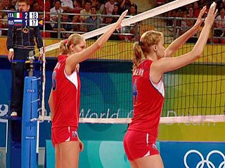 Сборная России по волейболу, которую многие специалисты рассматривают как главного претендента на "золото" Игр, в стартовом матче на Олимпиаде-2008 уступила команде Италии &#8211; 1:3 