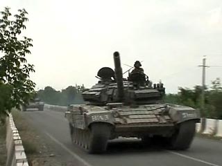 Несколько грузинских танков прорвали линию обороны и вошли в Цхинвали