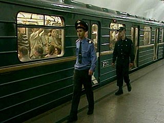 Московская милиция усилила патрулирование общественных мест, прежде всего станций метрополитена