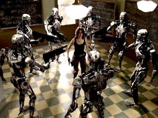 К 2040 году на улицах британских городов полицейских заменят роботы.Примечательно, что выводы ученых совпали с выходом телесериала "Терминатор: Хроники Сары Коннор"