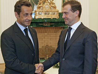 Президент России Дмитрий Медведев на встрече со свои французским коллегой Николя Саркози заявил о двух условиях, необходимых для окончательного урегулирования ситуации в Южной Осетии