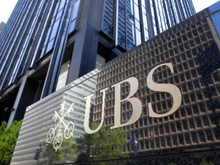 Крупнейший банк Швейцарии UBS объявил об убытках в размере 329 млн долларов во втором квартале 2008 года и списании 5,1 млрд долларов по высокорисковым кредитам