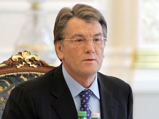 Президент Украины Виктор Ющенко заявил, что использование кораблей Черноморского флота РФ, базирующихся в Крыму, в других регионах является опасным прецедентом, поскольку это может втянуть Украину в международный конфликт