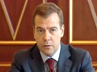 Президент РФ Дмитрий Медведев подписал указ об объявлении 13 августа днем траура в России в связи с "гуманитарной катастрофой" в Южной Осетии