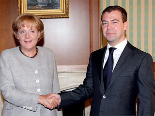Медведев с Меркель встречаются в Сочи: обсуждают Южную Осетию, а планировали отношения с Евросоюзом 