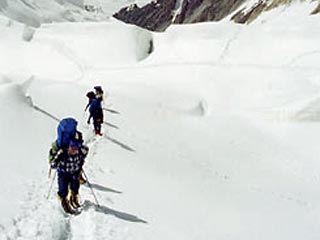 В Киргизии найдены живыми трое российских альпинистов, поиски которых проводились в Джеты-Огузком районе Иссык-Кульской области Киргизии с 4 августа