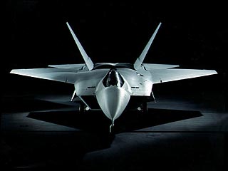 До войны в Грузии министр обороны США Роберт Гейтс пытался приостановить ряд наиболее затратных и амбициозных оружейных программ (в частности, выпуск истребителя F-22 Raptor стоимостью в 143 млн долларов)