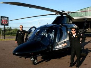 Американские пилоты пролетели вокруг света на вертолете за 11 суток, 7 часов и одну минуту, сделав заявку на новый мировой рекорд