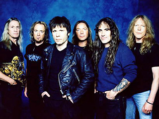 Группа Iron Maiden привезла в Москву новую программу и 200 человек на вечеринку