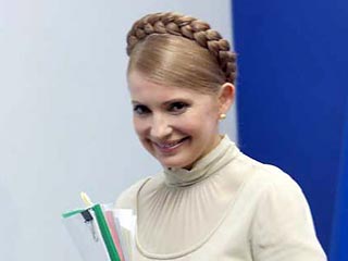 Премьер-министр Украины Юлия Тимошенко по требованию президента Украины Виктора Ющенко прервала свой отпуск и прибыла в секретариат президента для участия в заседании Совета национальной безопасности и обороны 