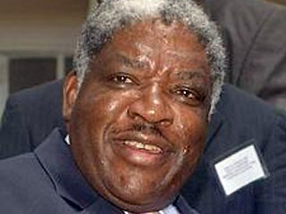 Президент Замбии Леви Мванаваса скончался во вторник в одной из парижских клиник. Об этом сообщил замбийский вице-президент Рупия Банда