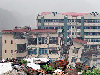 Землетрясение, произошедшее в среду в провинции Юньнань на юго-западе Китая, привело к многочисленным разрушениям
