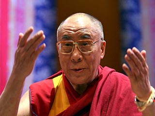 Духовный лидер тибетцев Далай-лама выступил в четверг с опровержением своего заявления, которое было опубликовано в газете Le Monde, о том, что 18 августа китайские военные расстреляли 140 тибетцев