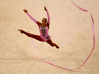 Россиянка Евгения Канаева выиграла золотую медаль Пекина в индивидуальных соревнованиях по художественной гимнастике