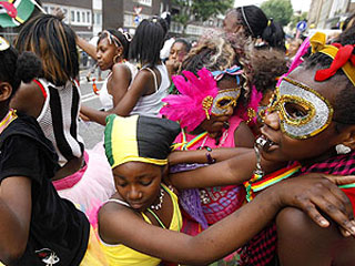 В Лондоне стартовал традиционный карнавал в Ноттинг-Хилле