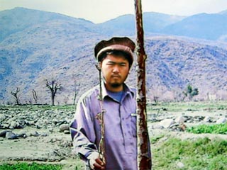 31-летнего Кадзуя Ито, который работает в неправительственной организации "Пешаварское общество", утром взяли в заложники четверо вооруженных талибов