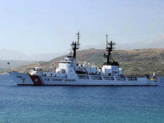 Корабль Береговой охраны США Dallas вышел из порта греческого острова Крит