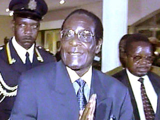 Президент Зимбабве хочет сформировать правительство без оппозиционеров: их продолжают арестовывать