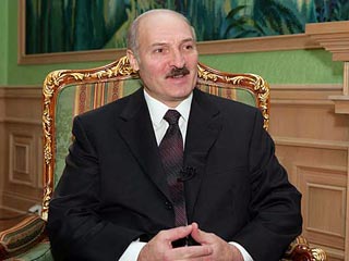 Пока в Москве от Лукашенко ждут признания Абхазии и ЮО, тот поддерживает Медведева лишь морально