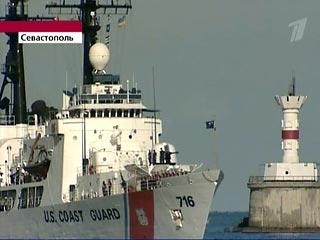 Корабль береговой охраны ВМС США Dallas после завершения "гуманитарной миссии" в грузинском порту Батуми зашел в бухту Севастополя
