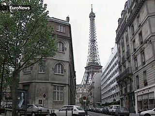 Власти Парижа экономят на электроэнергии: освещение Эйфелевой башни уменьшают вдвое