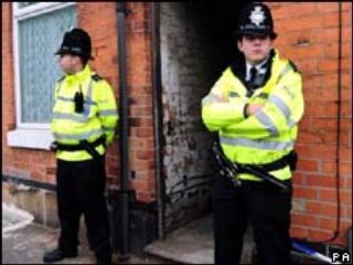 Британские власти обвинили в терроризме четвертого подозреваемого, причастного к делу о размещенных в интернете угрозах физической расправы над премьер-министром Великобритании Гордоном Брауном