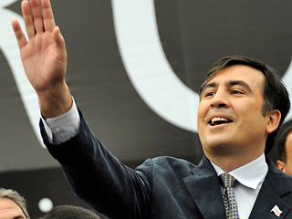 Президент Грузии Михаил Саакашвили сравнил позицию Грузии в отношении России с борьбой святого Георгия с "несправедливым императором"