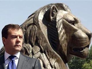 Президент Медведев предложил ОДКБ определить свою позицию по Грузии на саммите в Москве