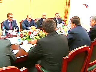 Россия и Узбекистан будут расширять военно-техническое сотрудничество. Об этом по итогам визита в Узбекистан заявил премьер-министр РФ Владимир Путин