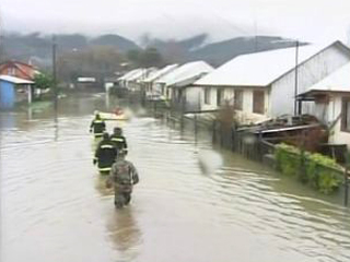 Настоящее бедствие терпят жители трех южных регионов Чили. Около 23 тысяч человек пострадали здесь от мощного циклона