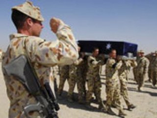 Трое канадских солдат погибли, еще пятеро получили ранения в окрестностях города Кандагар на юге Афганистана. В тот же день девять австралийских военнослужащих получили тяжелые ранения в провинции Урузган