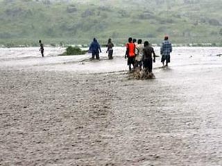 После спада воды в затопленном Гаити обнаружены тела около 500 человек 