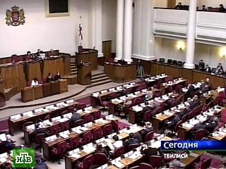 В парламенте Грузии продолжаются консультации по объявлению православия государственной религией