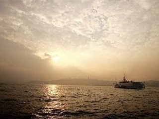 Паром, направлявшийся в Стамбул, затонул в Мраморном море у турецких берегов