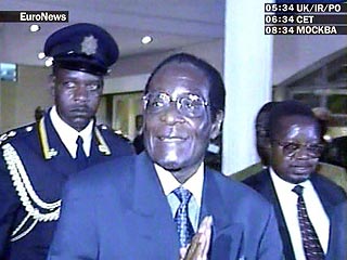 Президент Зимбабве подписал историческое соглашение, разделив власть с оппозицией 