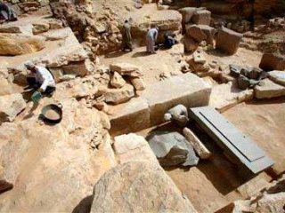 Руины храма величайшего фараона Древнего Египта Рамзеса II, правившего в XIII веке до н. э., обнаружила в Каире группа египетских археологов