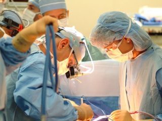 Первая в Италии трансплантация печени девятимесячному младенцу от взрослого донора успешно проведена в римской детской больнице "Бамбино Джезу"