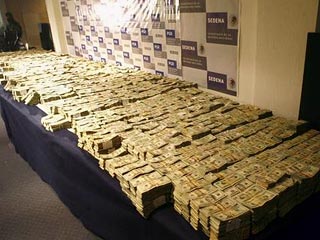 В Мексике у наркобарона "Коротышка Гузман" изъята рекордная сумма денег: 26 млн долларов
