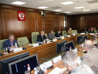 Члены координационного совета по социальной стратегии при спикере Совета федерации (СФ) собрались, чтобы обсудить поправки в принятую ими в ноябре 2007 года концепцию социальной стратегии, которая должна дополнить программу развития страны до 2020 года