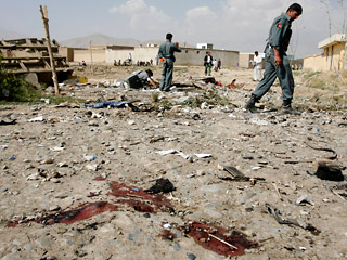 Талибы совершили 2 мощных теракта в Кабуле: 6 полицейских ранены