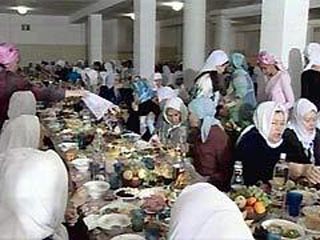 акция под названием "Ифтар ас-Саем" направлена на организацию традиционных для священного месяца благотворительных ужинов