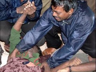 По меньшей мере 30 человек погибли во вторник в результате давки, возникшей в индуистском храме в западном индийском штате Раджастхан