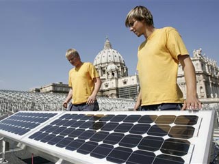 Батареи, установленным на крыше в солнечном Риме, будут производить достаточно электричества для освещения, обогрева и работы кондиционеров в помещении
